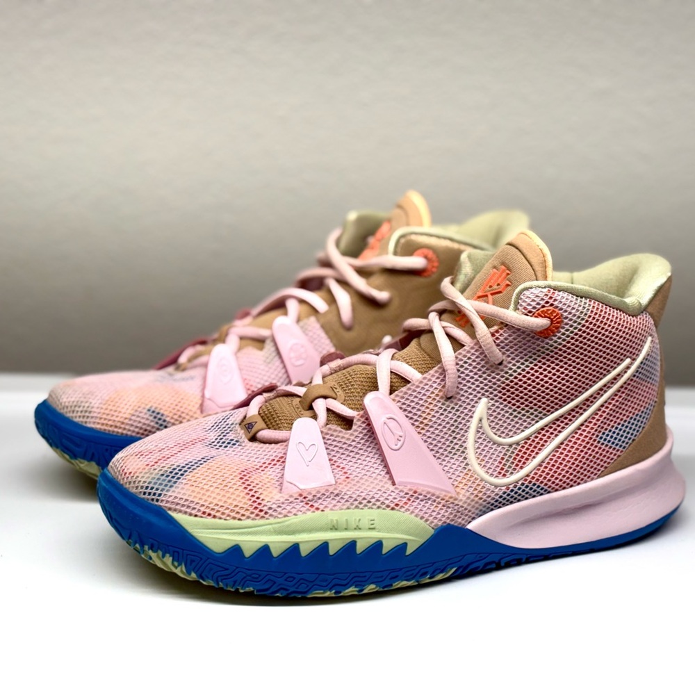 Nike Kyrie 7 “1 world 1 people”